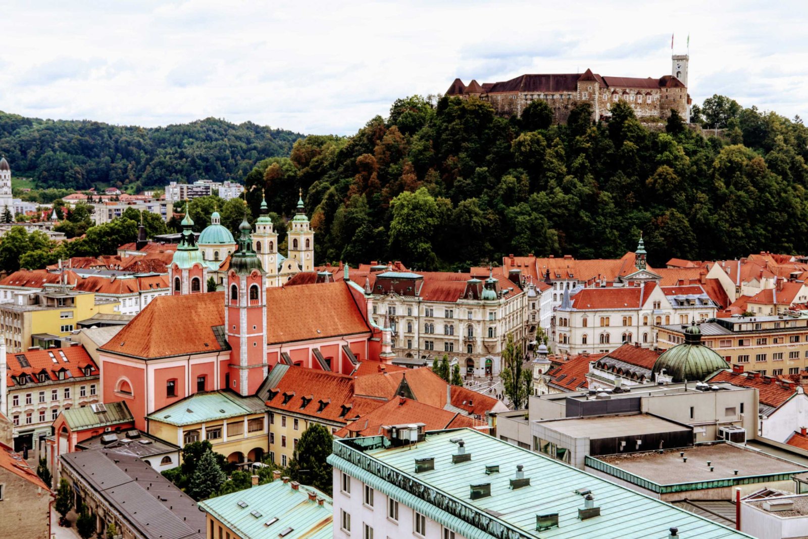 Ljubljana Transfer Ljubljana Venice Bled Zagreb Trieste Opatija Rovinj Plitvice Vienna Budapest Salzburg Hallstatt Split Florence