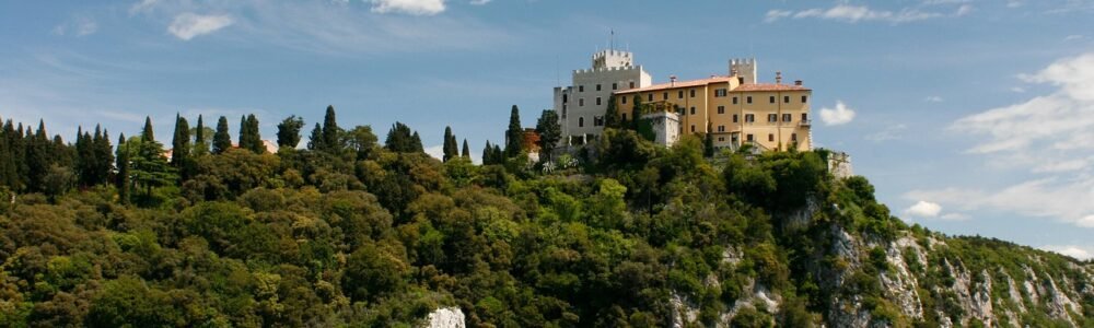 Duino Castle jkijewski-castello-duino-5014789_1280 pixabay Duino Castle TripCom Slovenia