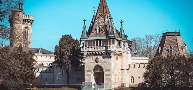 Franzensburg ashkan-blYoEsdbBv8-unsplash Franzensburg TripCom Slovenia