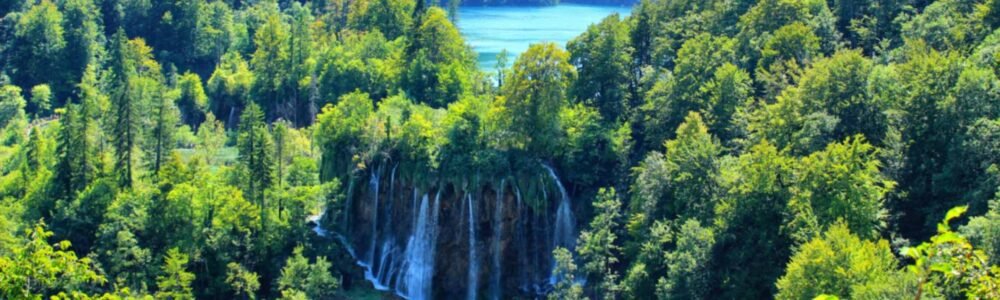 rez_Plitvice lake-1272673 pixabay Plitvice Lakes TripCom Slovenia