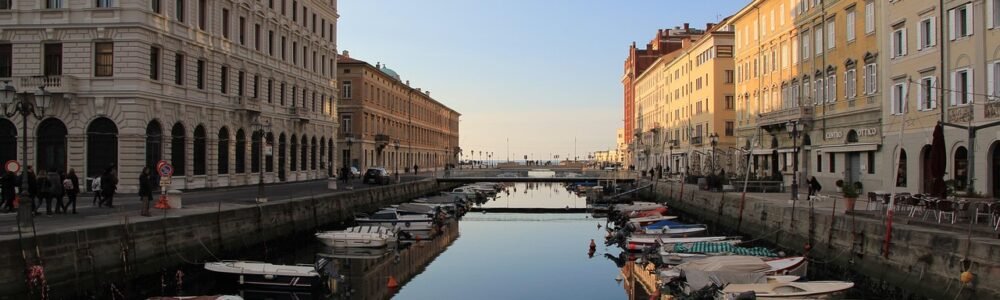 trieste vasile_pralea-water-353911_1280 pixabay Trieste TripCom Slovenia